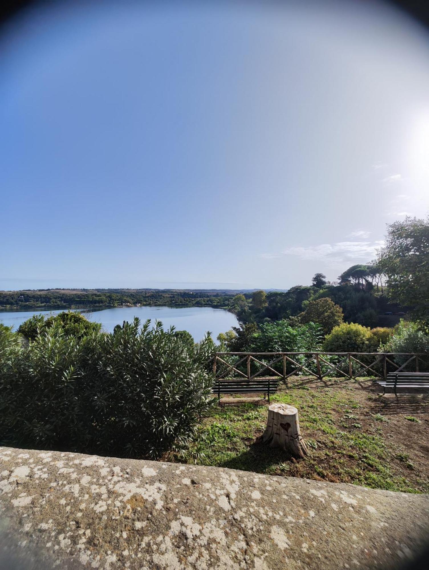 Chalet Romantico Sul Lago Apartman Anguillara Sabazia Kültér fotó